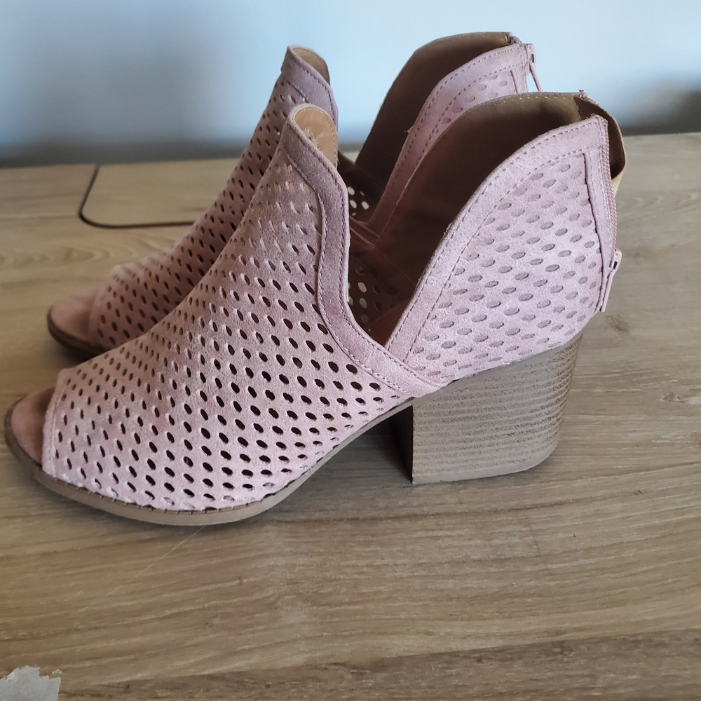 Qupid Perforated Ankle Peep Toe Booties Size 9